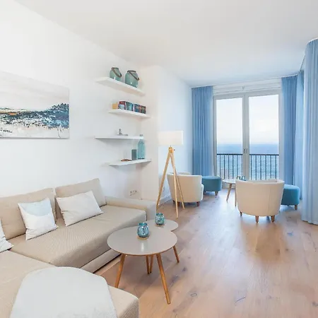 First Panorama Suite דירה
